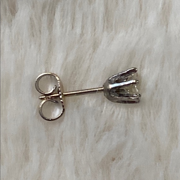 Single Diamond Earring - Picture 3 of 5